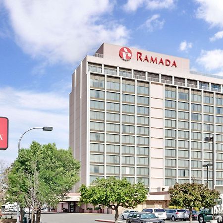 Ramada by Wyndham Reno Hotel&Casino Exterior foto