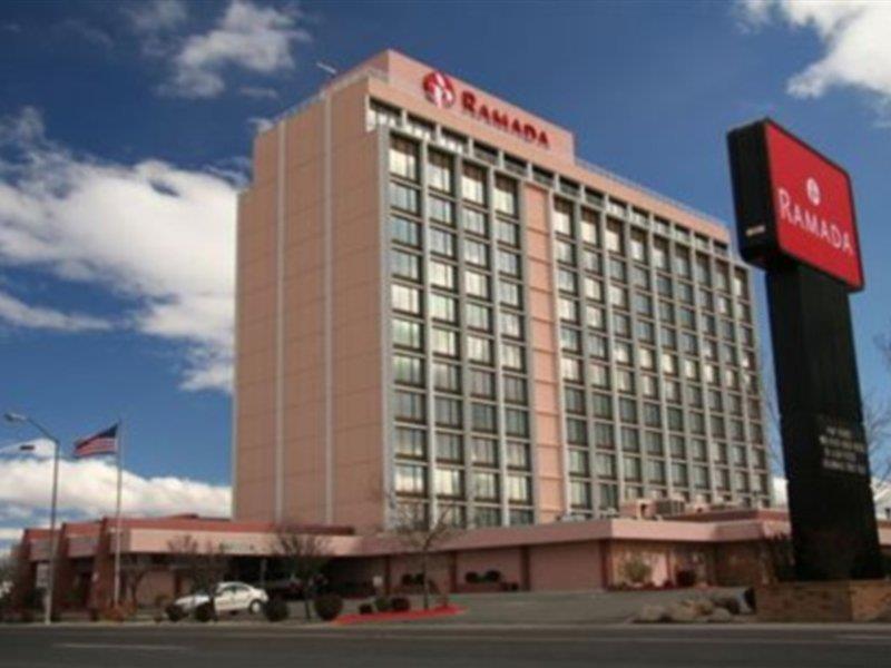 Ramada by Wyndham Reno Hotel&Casino Exterior foto